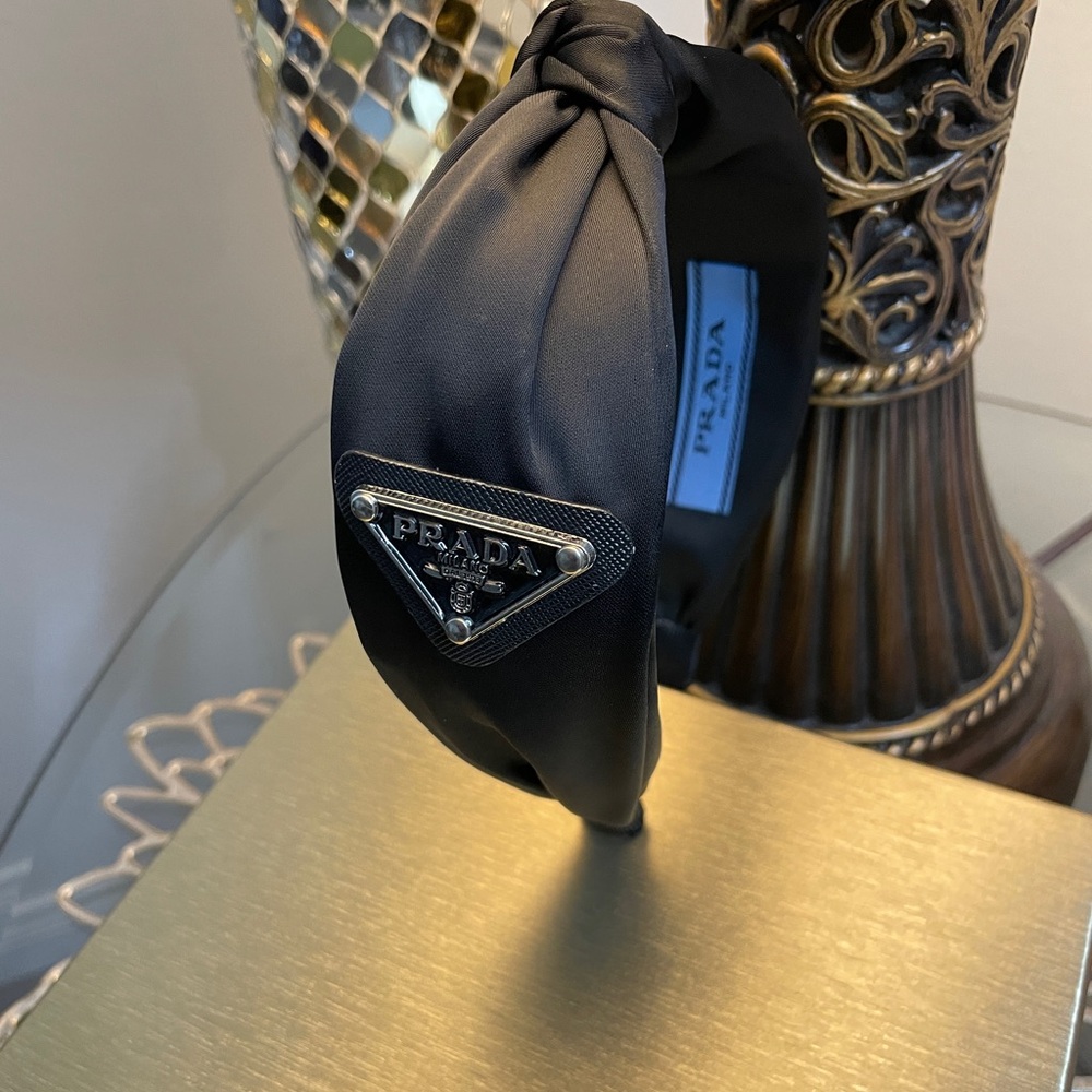 Prada - Picture 4 of 10